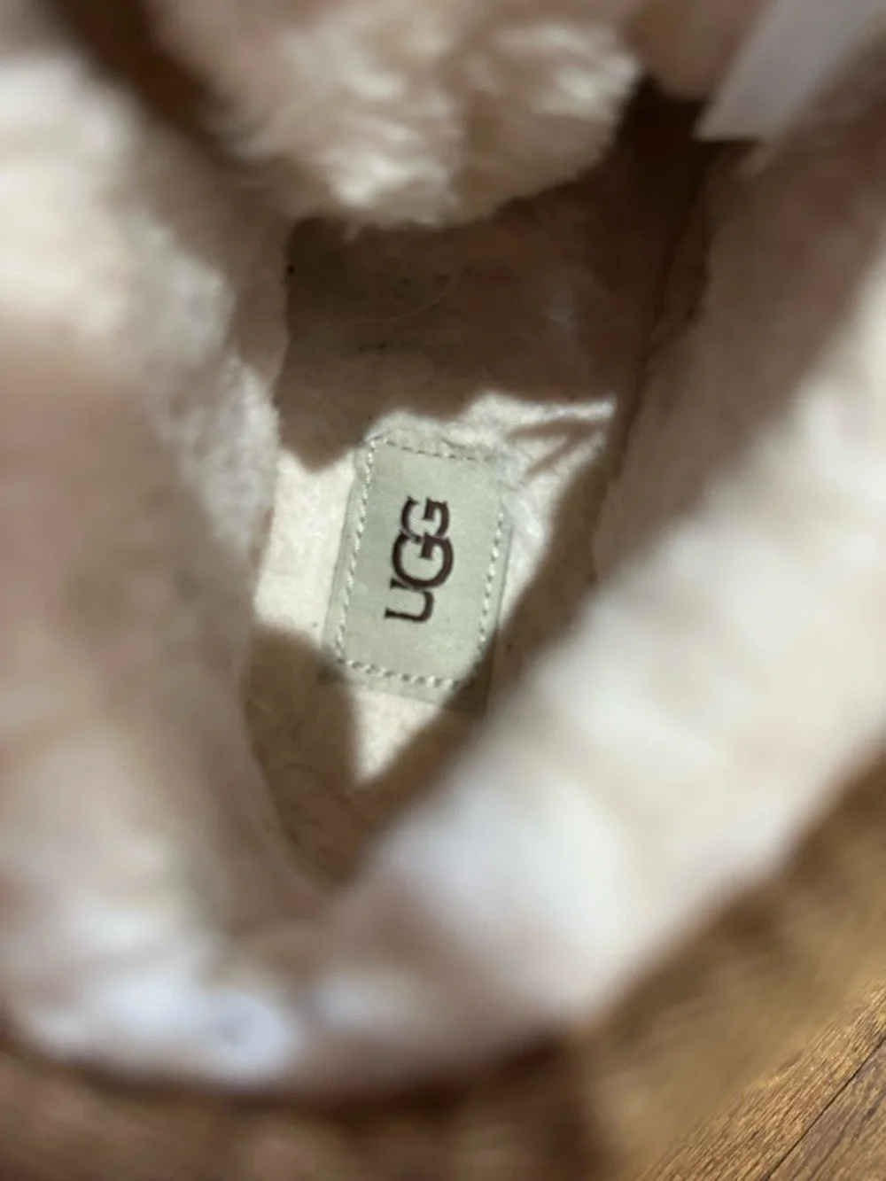 UGG Neumel Women’s lace up boots - Picture 12 of 12